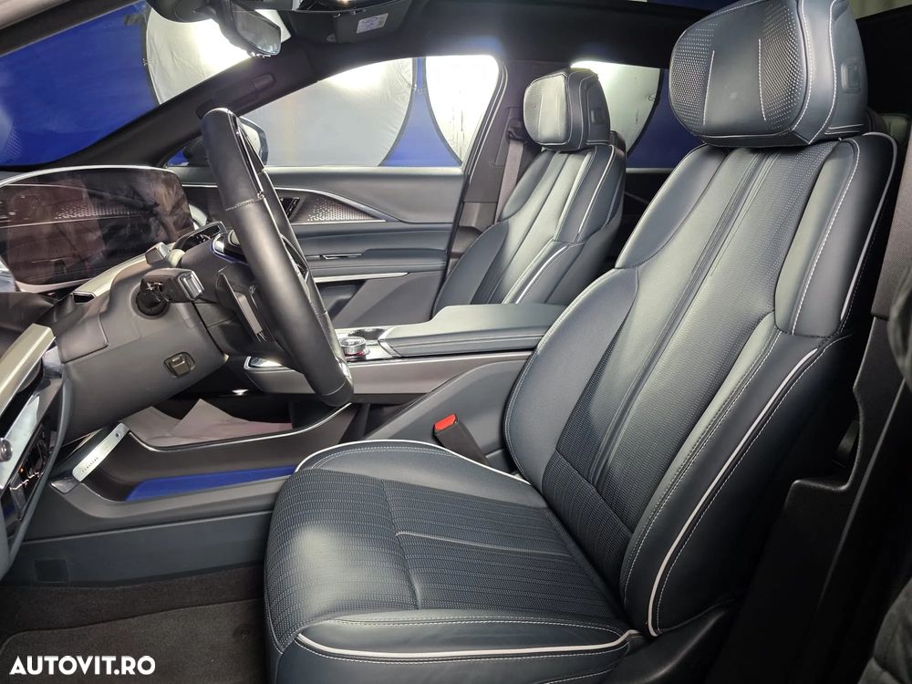 Cadillac Lyriq Sport - 11