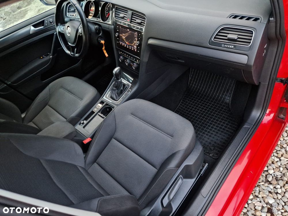 Volkswagen Golf - 11
