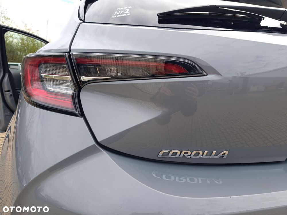 Toyota Corolla 2.0 Hybrid Executive - 38
