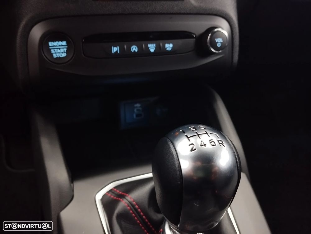 Ford Focus 1.0 EcoBoost MHEV ST-Line - 36