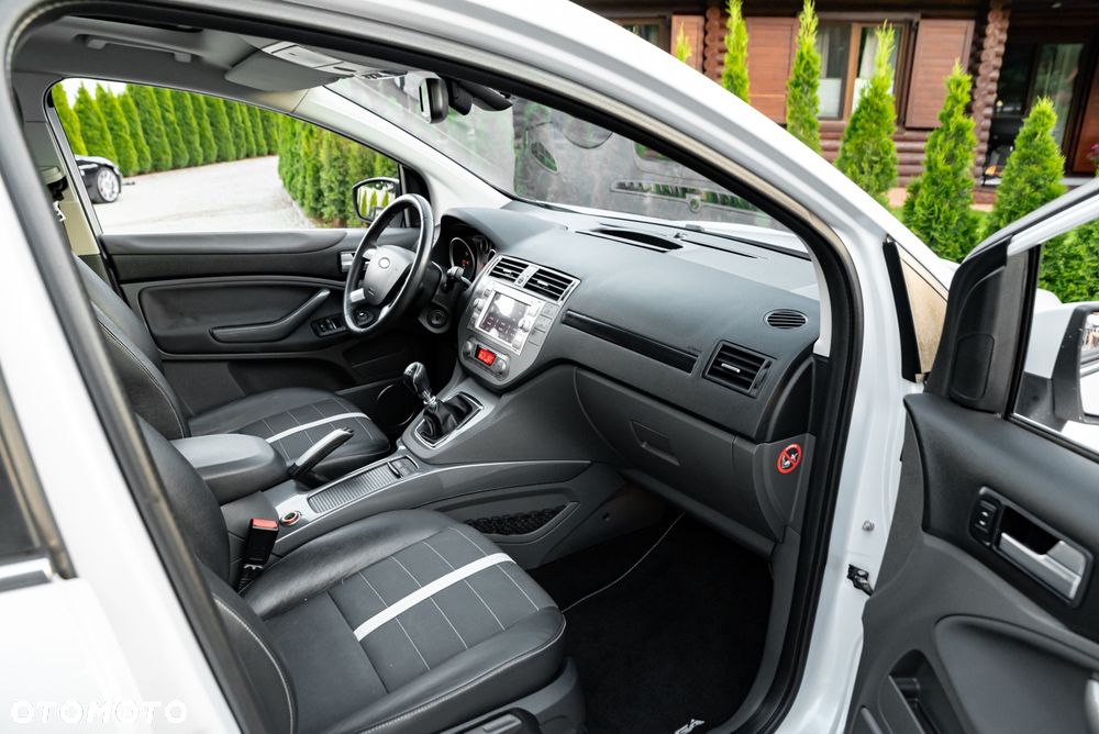 Ford Kuga 2.5 4x4 Trend - 24