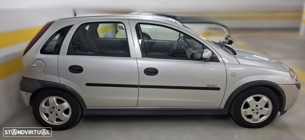 Opel Corsa 1.2 16V Elegance - 1