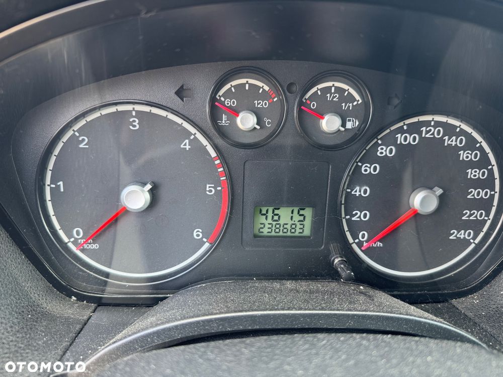 Ford Focus 2.0 TDCi Ghia - 5