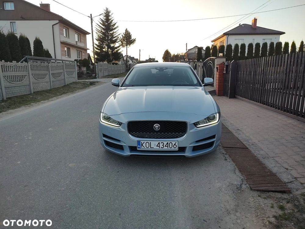 Jaguar XE - 2