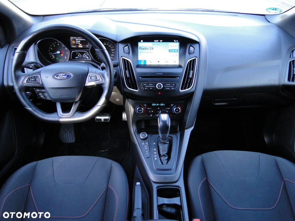 Ford Focus SW 1.5 EcoBoost S&S ST-LINE X - 8