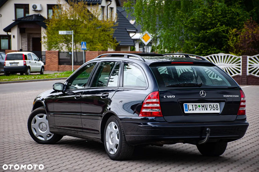 Mercedes-Benz Klasa C 180 T Kompressor Avantgarde - 29