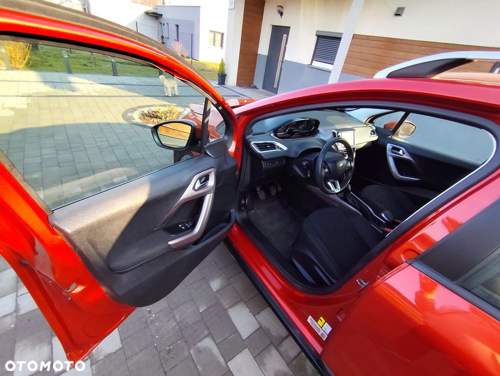 Peugeot 2008 1.2 Pure Tech Active - 12