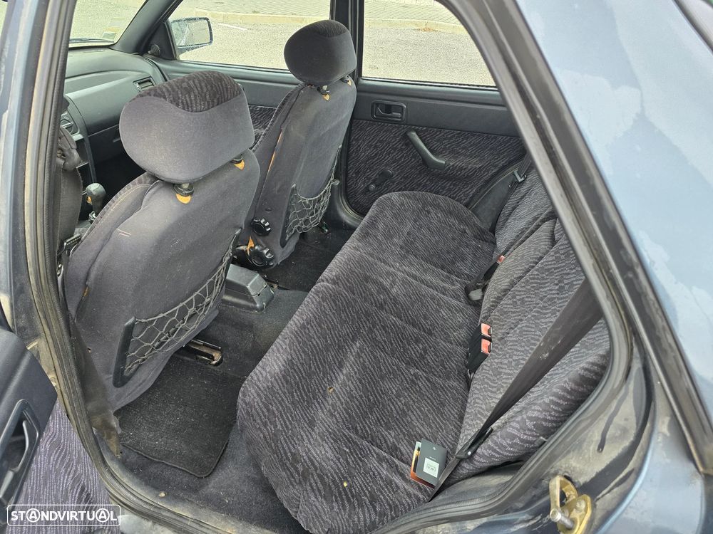 Ford Orion 1.8 Ghia D - 6