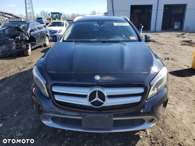 Mercedes-Benz GLA 250 4-Matic - 12