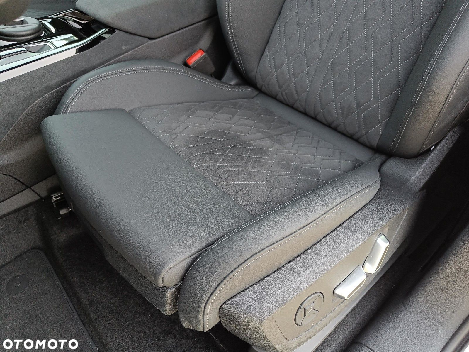 Audi Q6 e-tron - 13