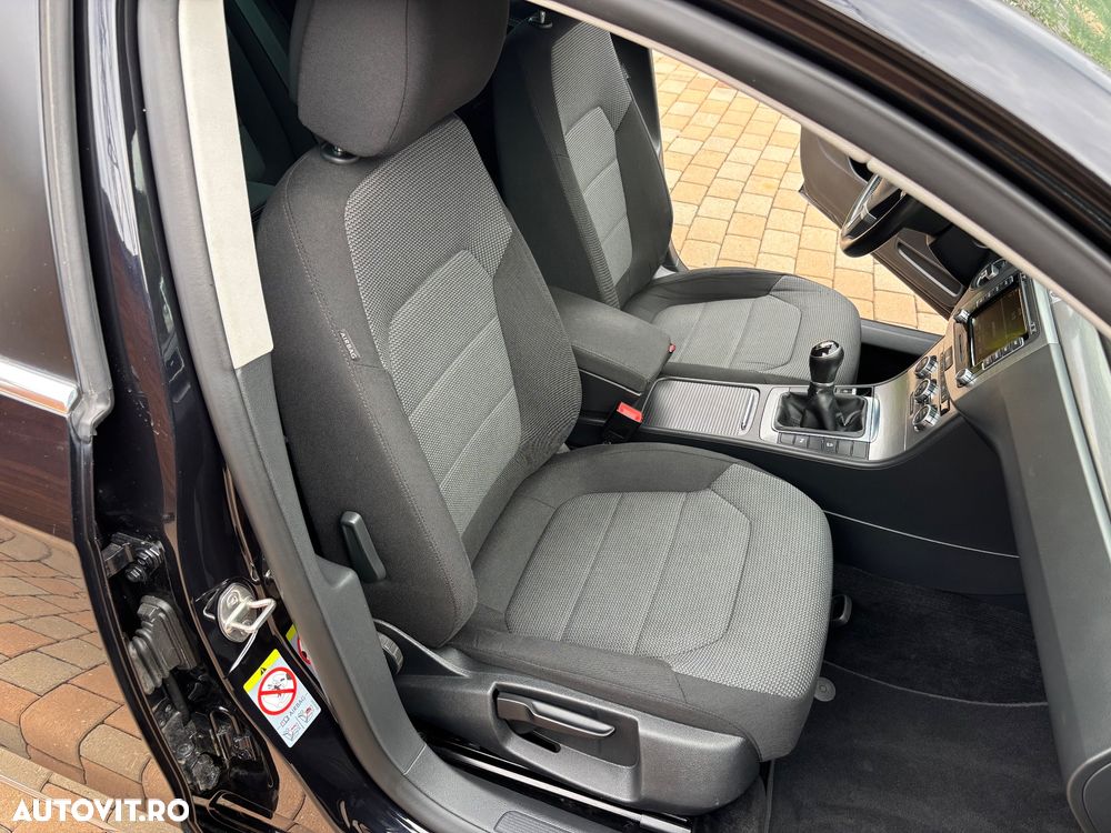 Volkswagen Passat 2.0 TDI BlueMotion Technology DPF Comfortline - 16