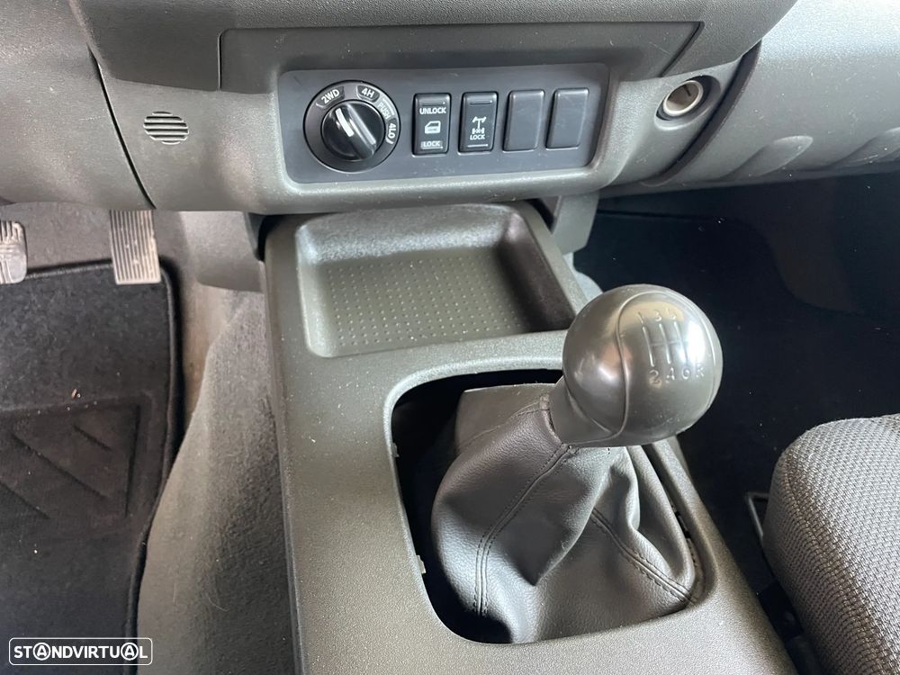 Nissan NAVARA 2.5 DCI 4X4 - 15