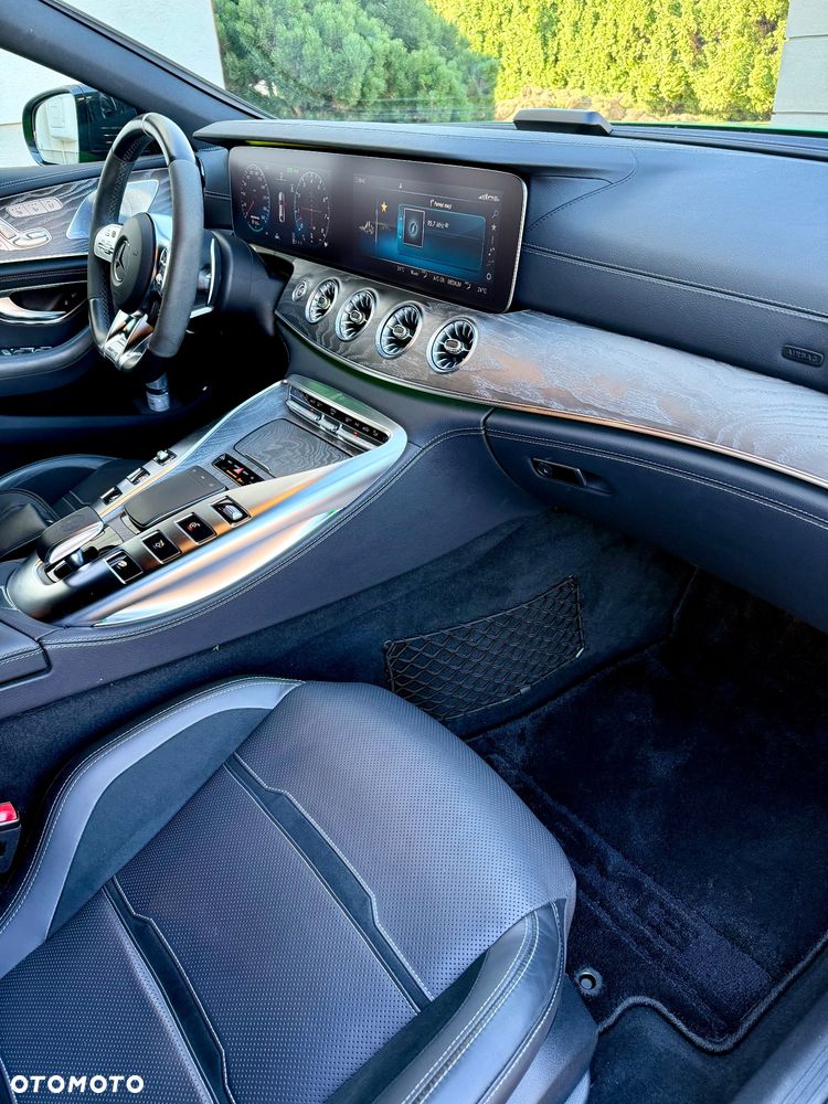 Mercedes-Benz AMG GT 53 4Matic+ 4D Speedshift TCT 9G - 12