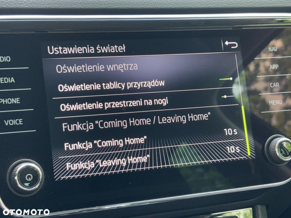 Skoda Superb 2.0 TDI SCR Style DSG - 37