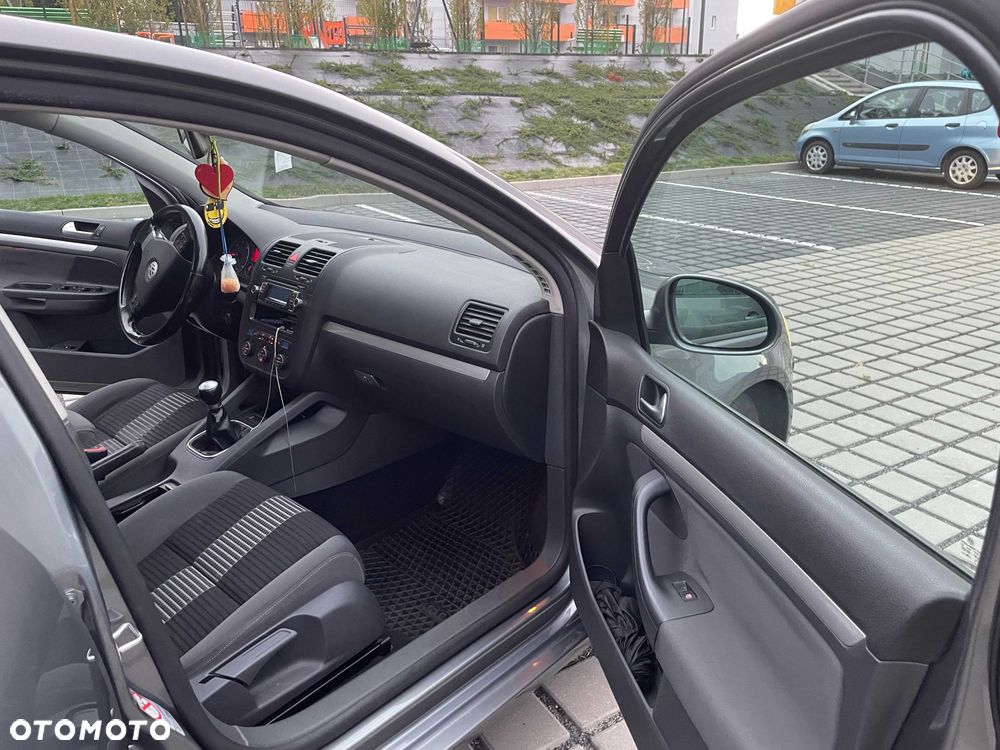Volkswagen Golf - 3