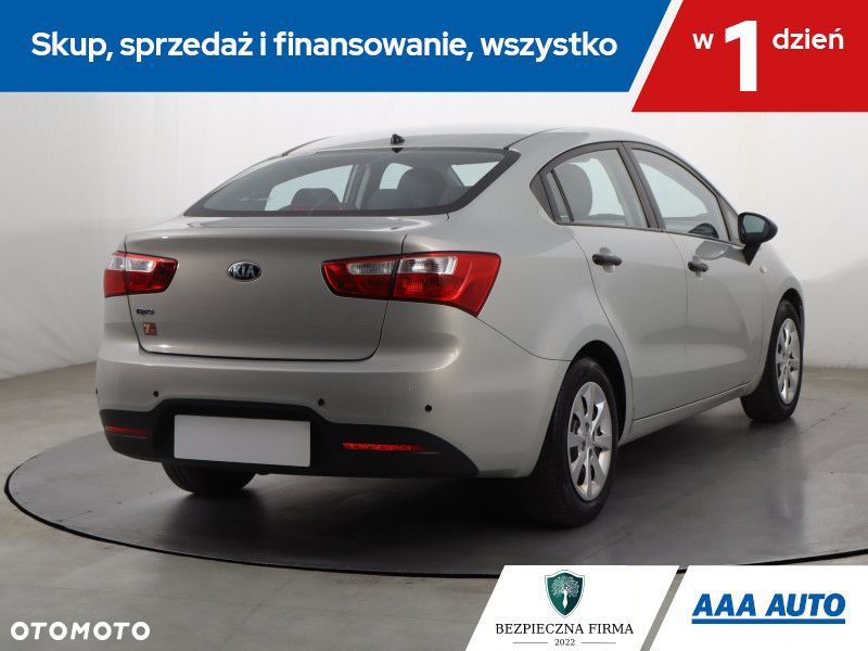 Kia Rio - 7