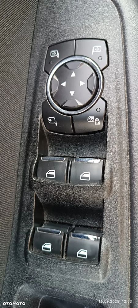Ford S-Max 2.0 TDCi Trend - 27