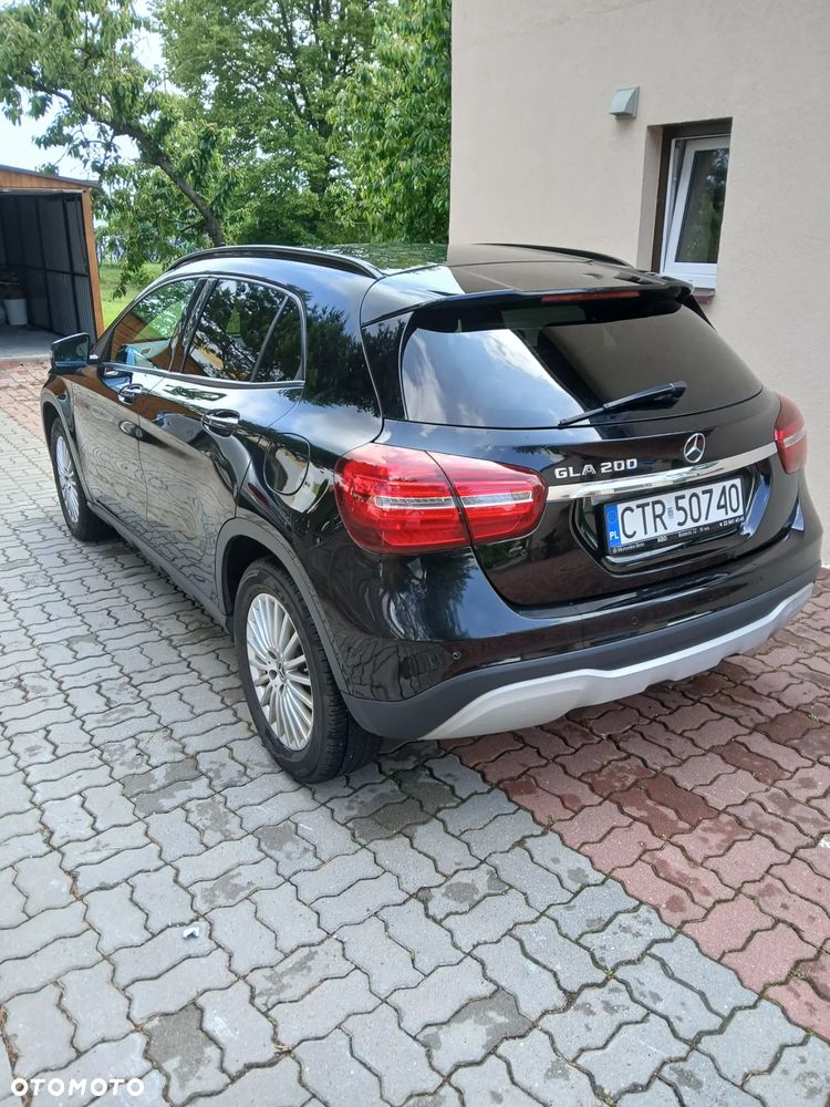Mercedes-Benz GLA 200 7G-DCT - 2