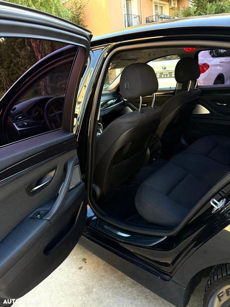 BMW Seria 5 520d xDrive - 15