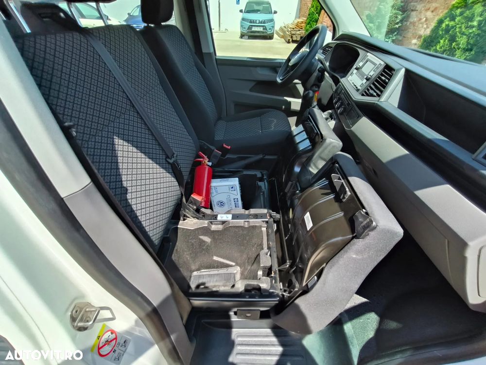 Volkswagen Caravelle - 22