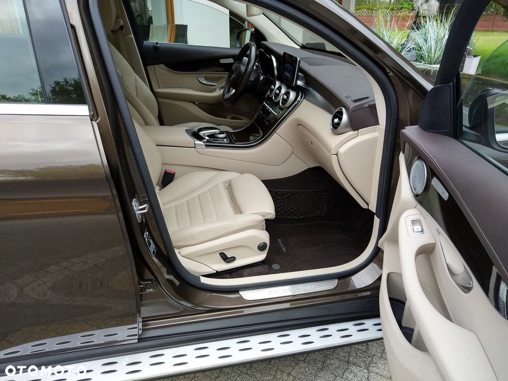 Mercedes-Benz GLC 220 d 4Matic 9G-TRONIC AMG Line - 2