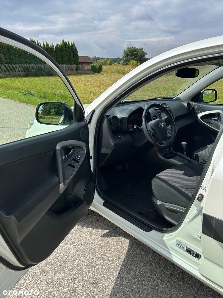 Toyota RAV4 2.0 VVT-i Sol NAVI MS - 13