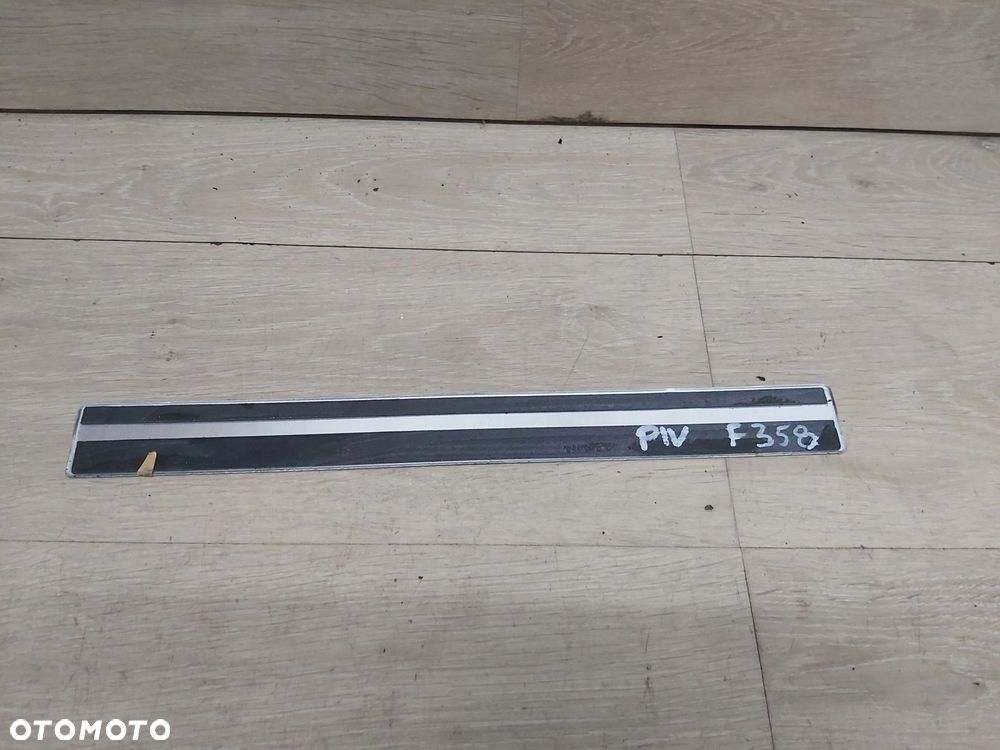 Toyota Prius IV 1,8 xw50 listwa progowa ozdobna - 4