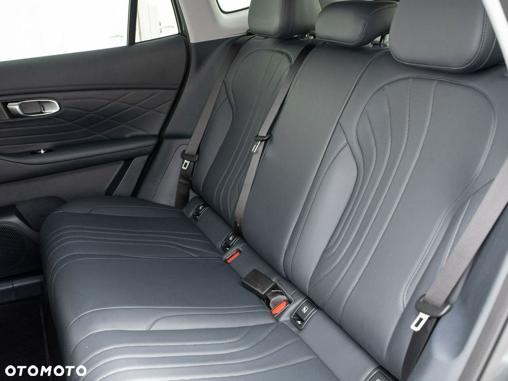 Geely Starray EM-i 1.5 PHEV Pro - 25