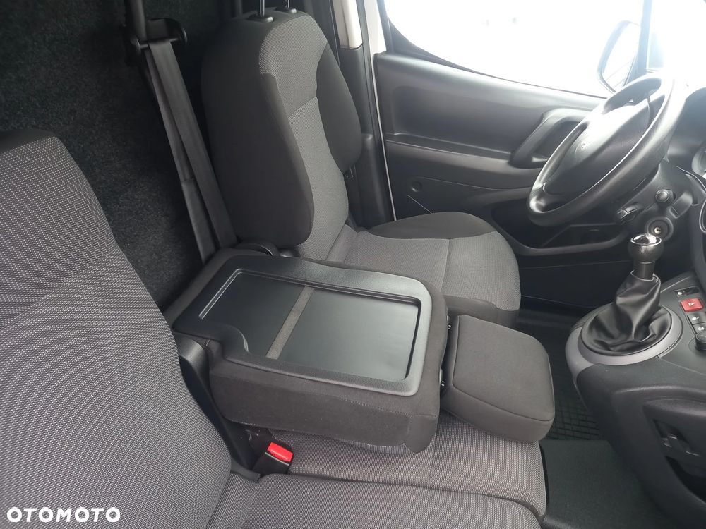 Peugeot Partner 1.6HDI 3-osob 2018 L2 Long VAT-23% Salon PL Klima Tempomat Długi - 9