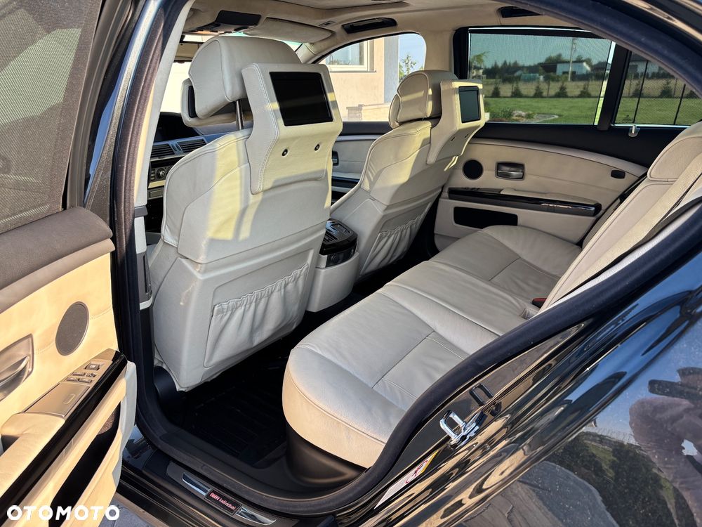 BMW Seria 7 745d - 17
