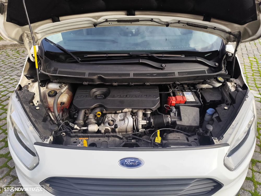 Ford Transit Courier - 20