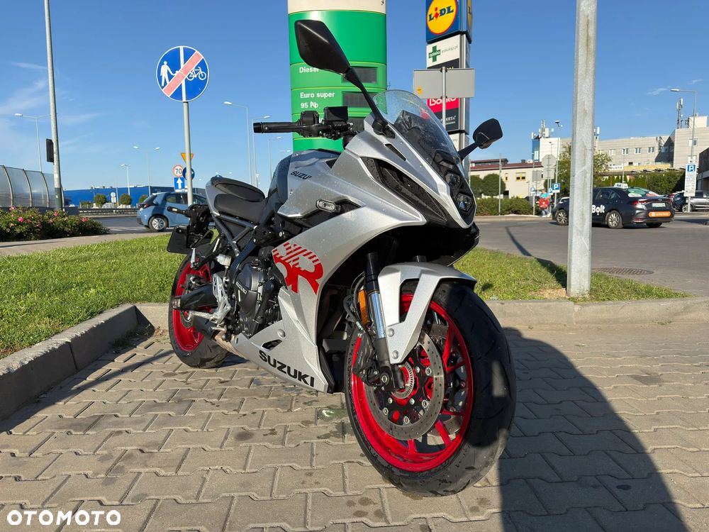 Suzuki GSX - 5