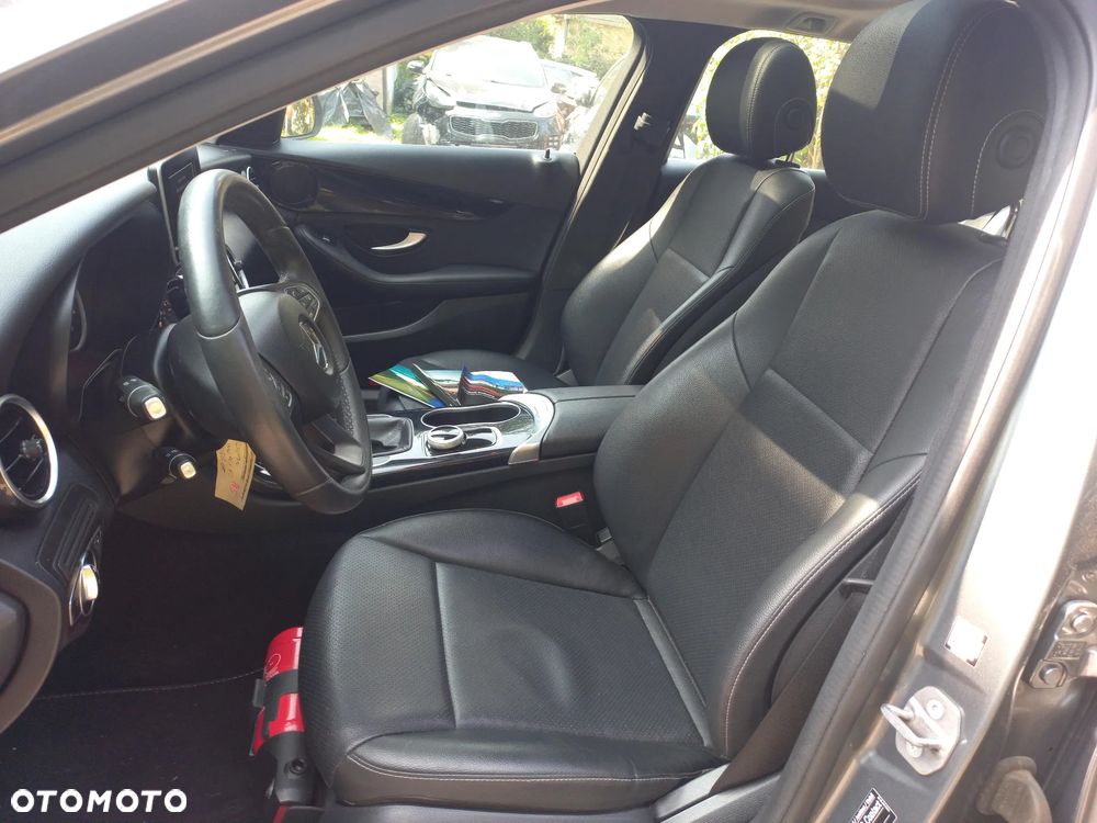 Mercedes-Benz Klasa C 180 (BlueTEC) d Avantgarde - 9