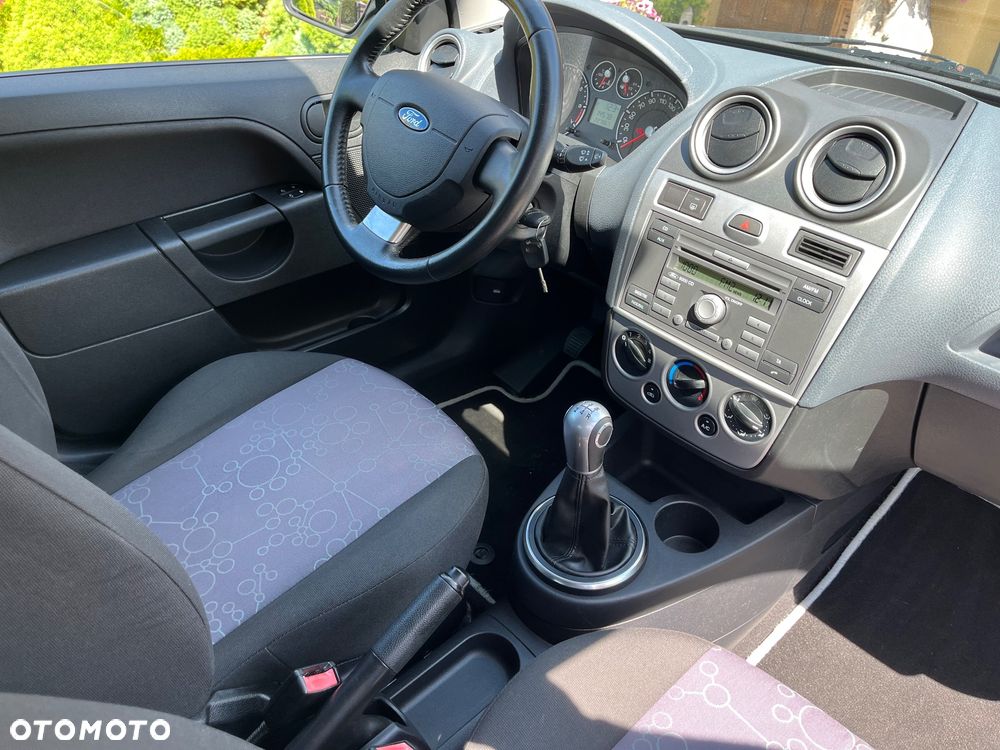 Ford Fiesta 1.4 Ambiente - 9