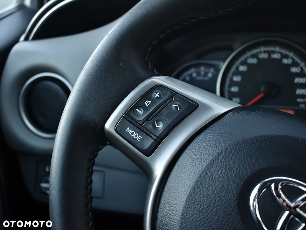 Toyota Yaris 1.0 Active EU6 - 24