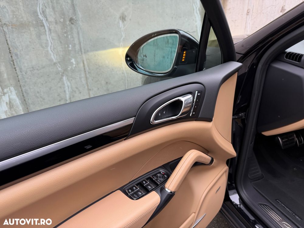 Porsche Cayenne Diesel Platinum Edition - 6
