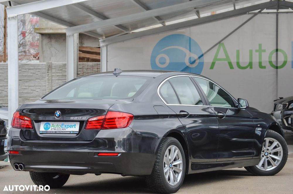 BMW Seria 5 520d Aut. Luxury Line - 12