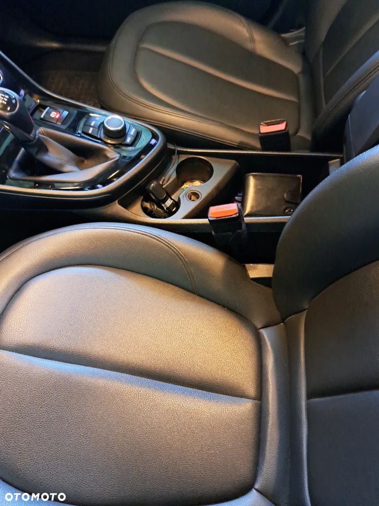 BMW Seria 2 216d - 9