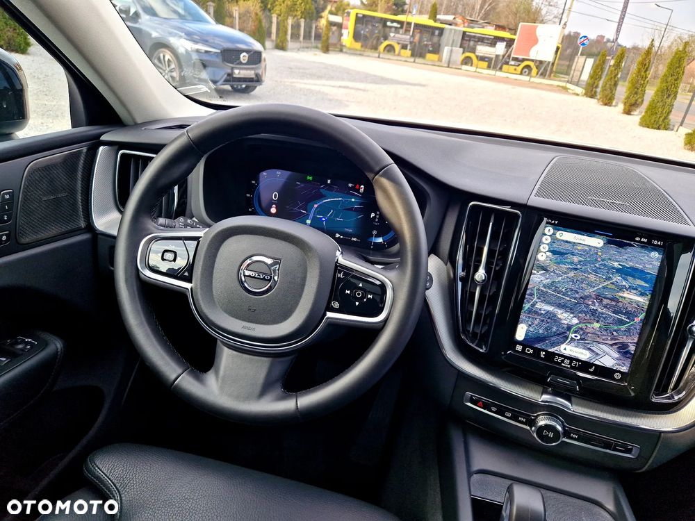 Volvo XC 60 B4 D Plus Dark - 21