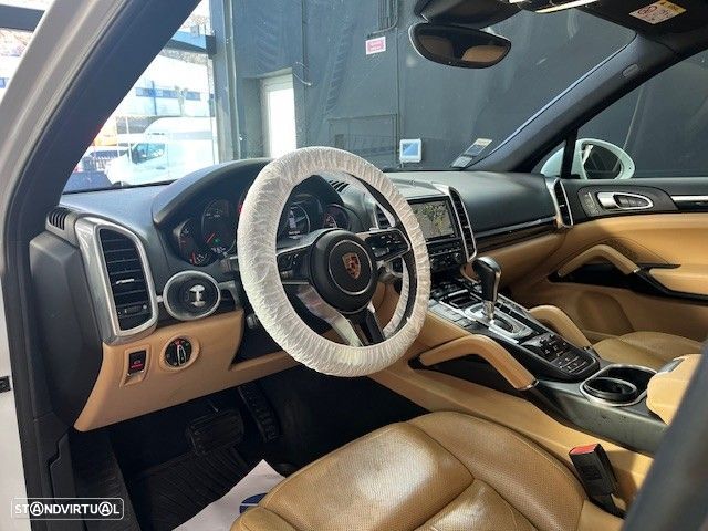 Porsche Cayenne Platinum Edition - 7