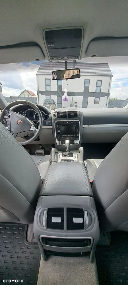 Porsche Cayenne - 11