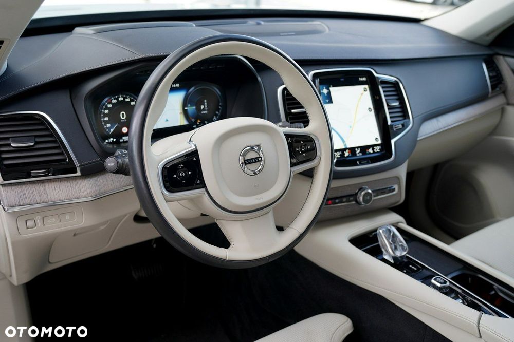 Volvo XC 90 - 23