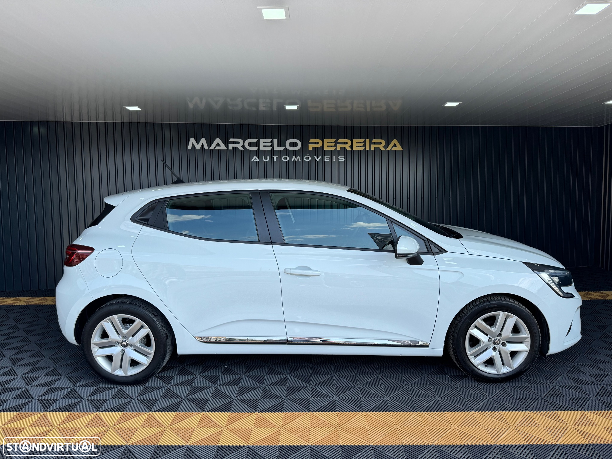 Renault Clio TCe 90 BUSINESS EDITION - 5