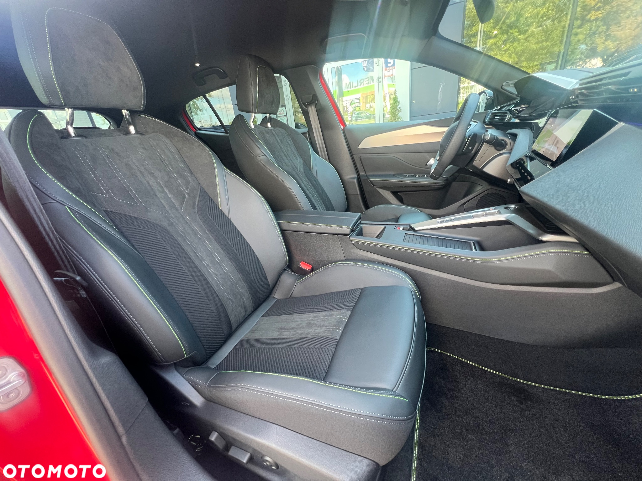Peugeot 408 1.2 PureTech mHEV GT S&S e-DSC6 - 13