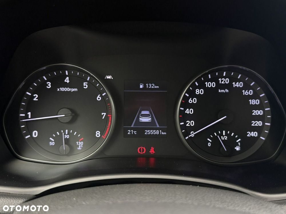 Hyundai i30 1.5 DPI Classic + - 21