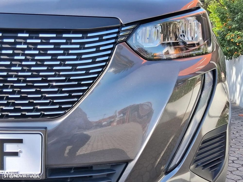 Peugeot 2008 1.2 PureTech Allure EAT8 - 14