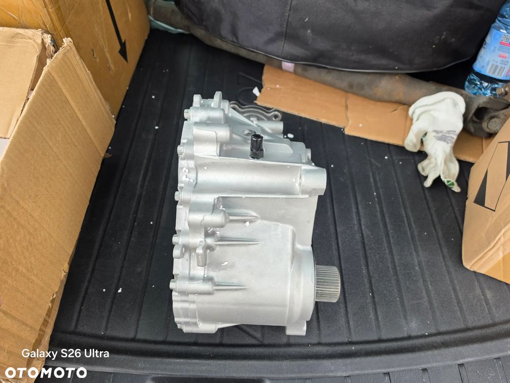 Zespół wału odbioru mocy (PTU) DT4Z-7251-G do skrzyni rozdzielczej / przekładni kątowej, Ford Explorer, Flex, Taurus, Police Interceptor Utility, Lincoln MKS 3.5L V6 - 7
