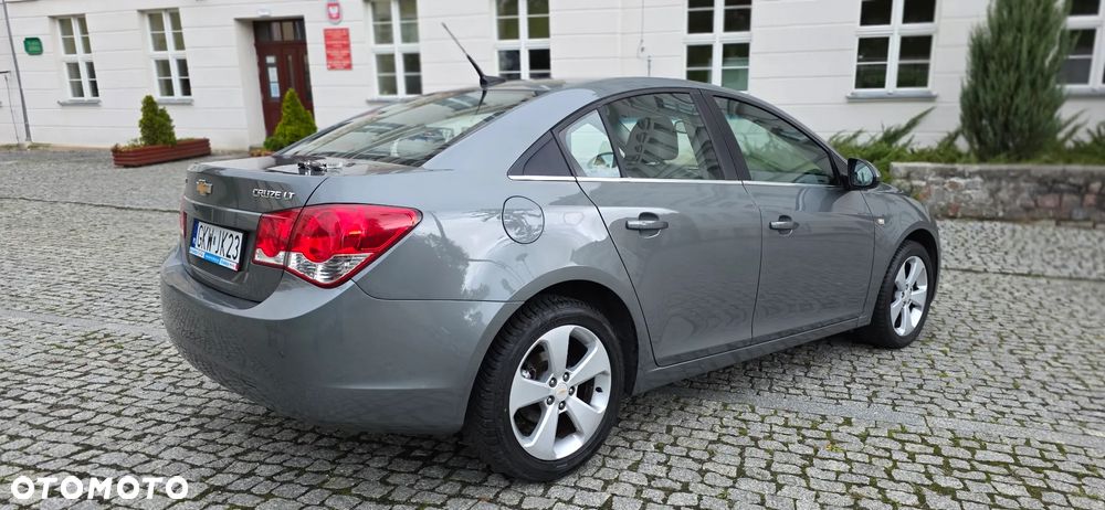 Chevrolet Cruze 1.8 LT+ - 22