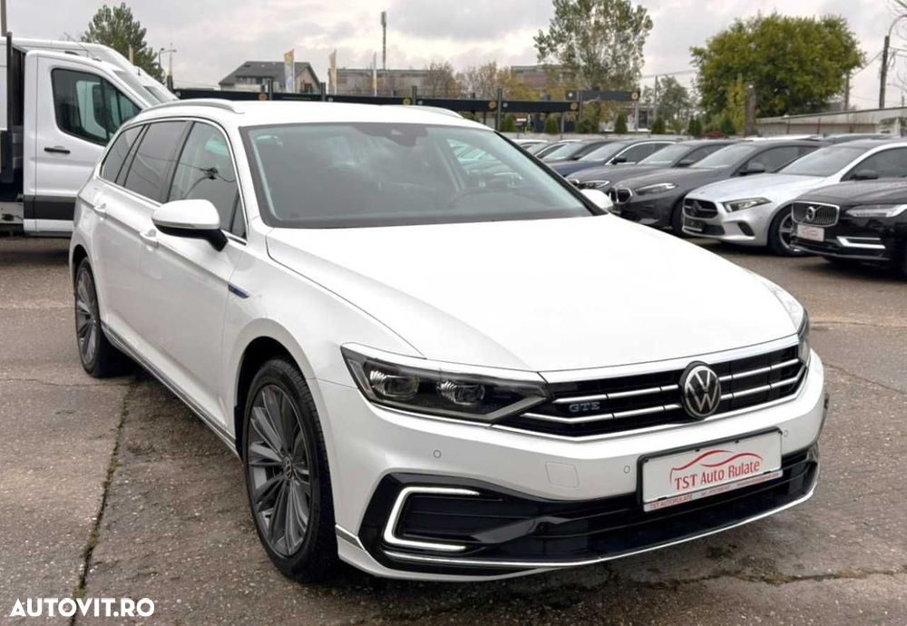 Volkswagen Passat - 12