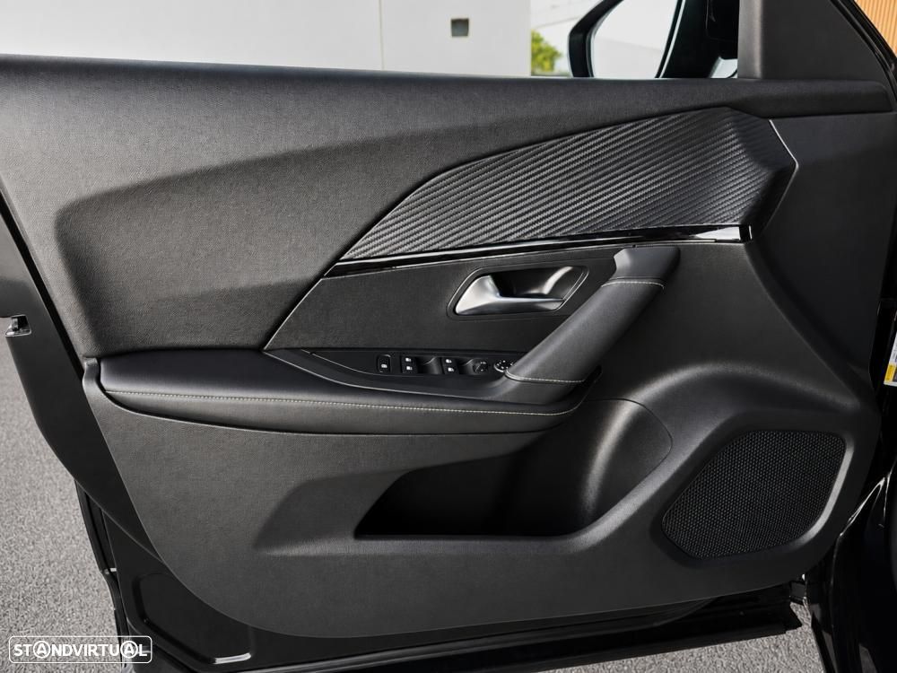 Peugeot e-2008 50 kWh GT Pack - 18